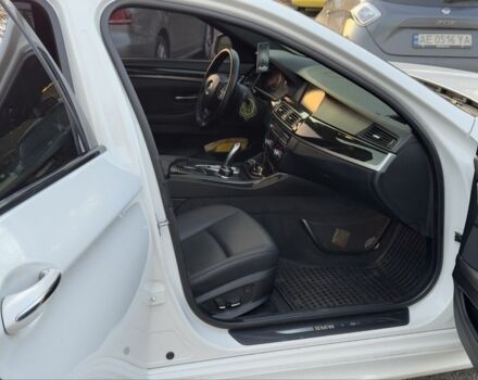 БМВ 5 Серия 2013 в Кривом Роге на Automoto.ua Белый БМВ 5 Серия, объемом двигателя 2 л и пробегом 260 тыс. км за 13500 $, фото 17 на Automoto.ua