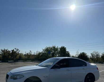 Белый БМВ 5 Серия, объемом двигателя 3 л и пробегом 202 тыс. км за 17600 $, фото 12 на Automoto.ua