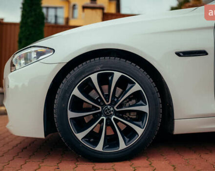 Белый БМВ 5 Серия, объемом двигателя 2 л и пробегом 282 тыс. км за 17500 $, фото 10 на Automoto.ua