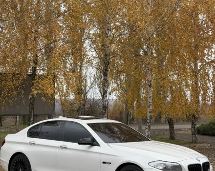 Білий БМВ 5 Серія, об'ємом двигуна 2 л та пробігом 240 тис. км за 13900 $, фото 3 на Automoto.ua