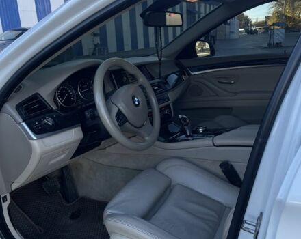 БМВ 5 Серия 2013 в Одессе на Automoto.ua Белый БМВ 5 Серия, объемом двигателя 2 л и пробегом 229 тыс. км за 16400 $, фото 4 на Automoto.ua