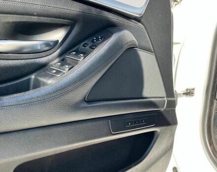 Білий БМВ 5 Серія, об'ємом двигуна 2 л та пробігом 215 тис. км за 12990 $, фото 35 на Automoto.ua