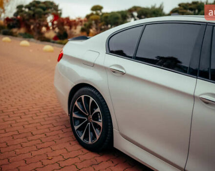 Белый БМВ 5 Серия, объемом двигателя 2 л и пробегом 282 тыс. км за 17500 $, фото 7 на Automoto.ua