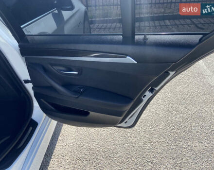 Белый БМВ 5 Серия, объемом двигателя 2 л и пробегом 158 тыс. км за 12700 $, фото 11 на Automoto.ua