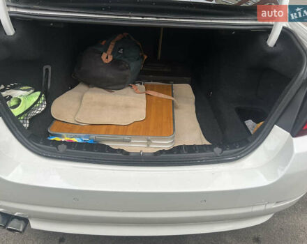 Белый БМВ 5 Серия, объемом двигателя 2 л и пробегом 234 тыс. км за 15000 $, фото 12 на Automoto.ua