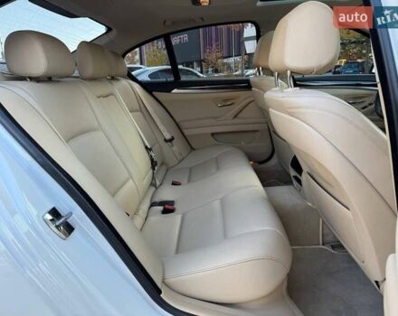 Білий БМВ 5 Серія, об'ємом двигуна 2 л та пробігом 216 тис. км за 13990 $, фото 9 на Automoto.ua