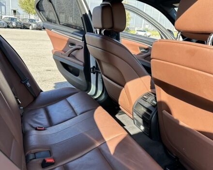 Белый БМВ 5 Серия, объемом двигателя 3 л и пробегом 202 тыс. км за 17600 $, фото 10 на Automoto.ua