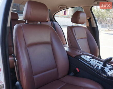 Белый БМВ 5 Серия, объемом двигателя 2 л и пробегом 270 тыс. км за 17700 $, фото 12 на Automoto.ua