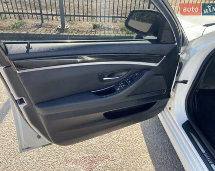 Белый БМВ 5 Серия, объемом двигателя 2 л и пробегом 158 тыс. км за 12700 $, фото 18 на Automoto.ua