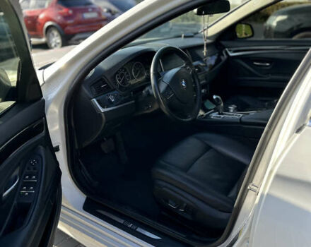 Белый БМВ 5 Серия, объемом двигателя 2.98 л и пробегом 157 тыс. км за 12500 $, фото 15 на Automoto.ua