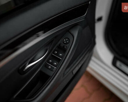 Белый БМВ 5 Серия, объемом двигателя 2 л и пробегом 282 тыс. км за 17500 $, фото 22 на Automoto.ua