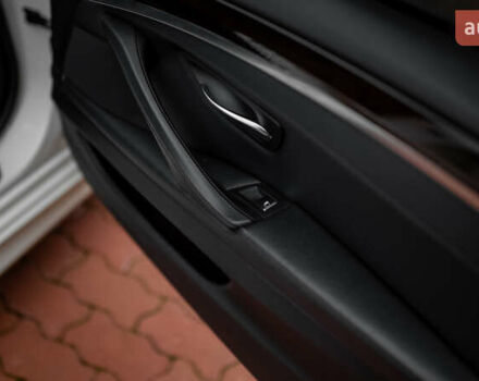 Белый БМВ 5 Серия, объемом двигателя 2 л и пробегом 282 тыс. км за 17500 $, фото 43 на Automoto.ua