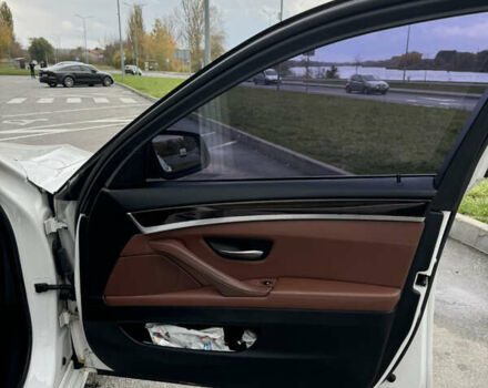 Белый БМВ 5 Серия, объемом двигателя 2 л и пробегом 157 тыс. км за 16700 $, фото 17 на Automoto.ua