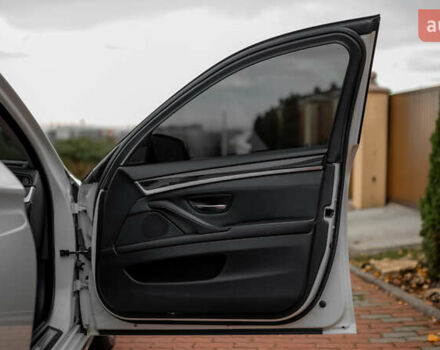 Белый БМВ 5 Серия, объемом двигателя 2 л и пробегом 282 тыс. км за 17500 $, фото 34 на Automoto.ua