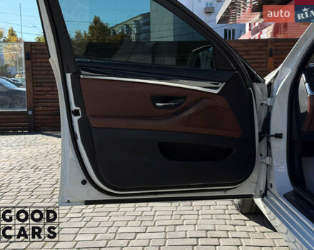 БМВ 5 Серия 2013 в Одессе на Automoto.ua Белый БМВ 5 Серия, объемом двигателя 2 л и пробегом 187 тыс. км за 15500 $, фото 11 на Automoto.ua