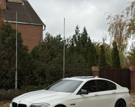 Білий БМВ 5 Серія, об'ємом двигуна 2 л та пробігом 240 тис. км за 13900 $, фото 4 на Automoto.ua