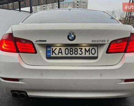 Белый БМВ 5 Серия, объемом двигателя 2 л и пробегом 241 тыс. км за 13489 $, фото 6 на Automoto.ua