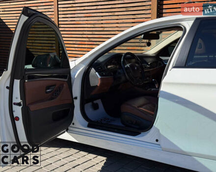 БМВ 5 Серия 2013 в Одессе на Automoto.ua Белый БМВ 5 Серия, объемом двигателя 2 л и пробегом 187 тыс. км за 15500 $, фото 13 на Automoto.ua