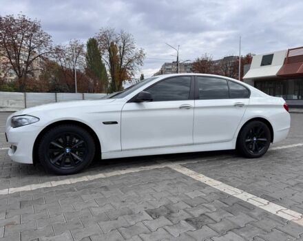 Белый БМВ 5 Серия, объемом двигателя 2 л и пробегом 180 тыс. км за 13300 $, фото 2 на Automoto.ua