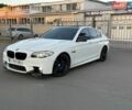 Белый БМВ 5 Серия, объемом двигателя 2.99 л и пробегом 180 тыс. км за 13200 $, фото 1 на Automoto.ua