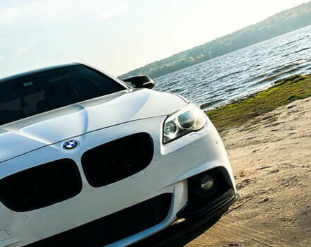 Белый БМВ 5 Серия, объемом двигателя 2.99 л и пробегом 262 тыс. км за 16100 $, фото 2 на Automoto.ua