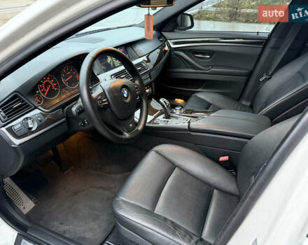 Білий БМВ 5 Серія, об'ємом двигуна 2 л та пробігом 200 тис. км за 12900 $, фото 16 на Automoto.ua
