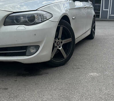 Білий БМВ 5 Серія, об'ємом двигуна 2 л та пробігом 214 тис. км за 14700 $, фото 12 на Automoto.ua