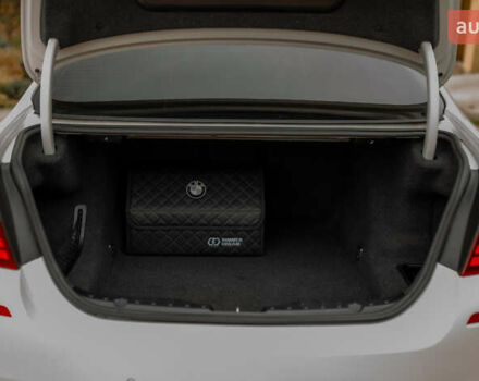 Белый БМВ 5 Серия, объемом двигателя 2 л и пробегом 282 тыс. км за 17500 $, фото 15 на Automoto.ua