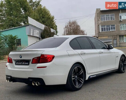 БМВ 5 Серия 2014 в Николаеве на Automoto.ua Белый БМВ 5 Серия, объемом двигателя 3 л и пробегом 273 тыс. км за 22000 $, фото 12 на Automoto.ua
