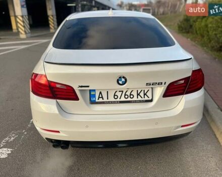 Белый БМВ 5 Серия, объемом двигателя 2 л и пробегом 175 тыс. км за 15999 $, фото 4 на Automoto.ua