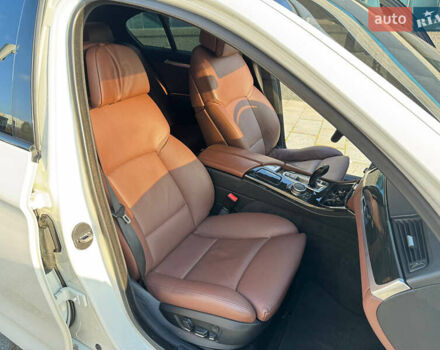 Білий БМВ 5 Серія, об'ємом двигуна 2.98 л та пробігом 139 тис. км за 18700 $, фото 11 на Automoto.ua