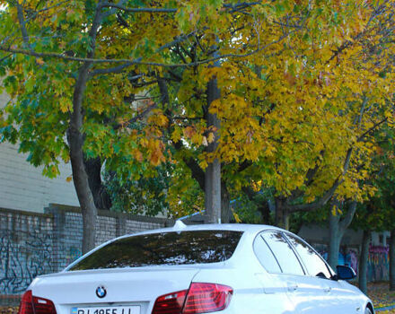 БМВ 5 Серия 2014 в Николаеве на Automoto.ua Белый БМВ 5 Серия, объемом двигателя 3 л и пробегом 273 тыс. км за 22000 $, фото 9 на Automoto.ua