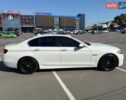 Белый БМВ 5 Серия, объемом двигателя 3 л и пробегом 173 тыс. км за 18000 $, фото 30 на Automoto.ua