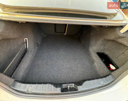 Белый БМВ 5 Серия, объемом двигателя 2 л и пробегом 87 тыс. км за 14400 $, фото 12 на Automoto.ua