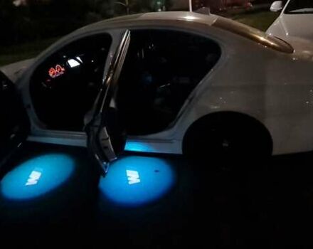 Белый БМВ 5 Серия, объемом двигателя 3 л и пробегом 117 тыс. км за 23000 $, фото 14 на Automoto.ua