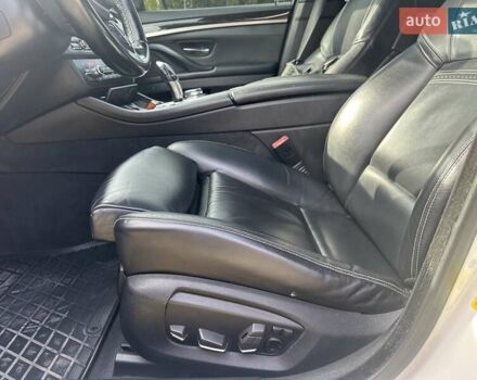 Белый БМВ 5 Серия, объемом двигателя 3 л и пробегом 185 тыс. км за 19500 $, фото 17 на Automoto.ua