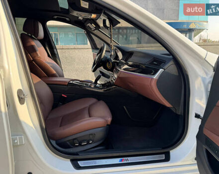 Білий БМВ 5 Серія, об'ємом двигуна 2.98 л та пробігом 139 тис. км за 18700 $, фото 10 на Automoto.ua