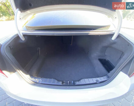 Белый БМВ 5 Серия, объемом двигателя 2 л и пробегом 160 тыс. км за 14700 $, фото 7 на Automoto.ua