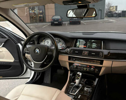 Белый БМВ 5 Серия, объемом двигателя 2 л и пробегом 136 тыс. км за 13950 $, фото 13 на Automoto.ua