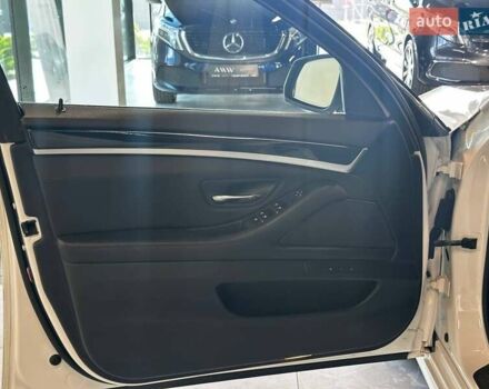 Белый БМВ 5 Серия, объемом двигателя 2 л и пробегом 114 тыс. км за 17400 $, фото 13 на Automoto.ua