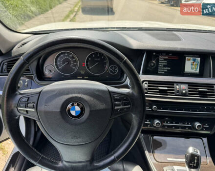 Білий БМВ 5 Серія, об'ємом двигуна 2 л та пробігом 305 тис. км за 12000 $, фото 6 на Automoto.ua