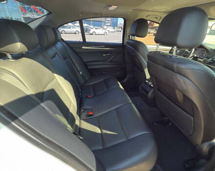 Белый БМВ 5 Серия, объемом двигателя 3 л и пробегом 173 тыс. км за 18000 $, фото 25 на Automoto.ua