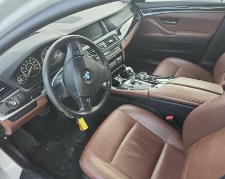 Белый БМВ 5 Серия, объемом двигателя 3 л и пробегом 210 тыс. км за 13000 $, фото 10 на Automoto.ua