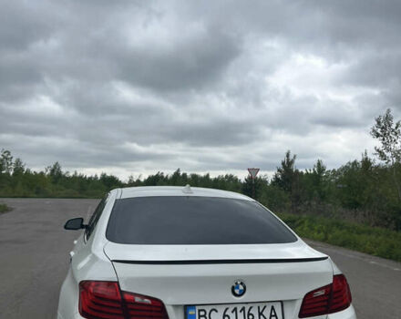 Білий БМВ 5 Серія, об'ємом двигуна 2 л та пробігом 50 тис. км за 15000 $, фото 19 на Automoto.ua