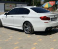 Белый БМВ 5 Серия, объемом двигателя 2.98 л и пробегом 150 тыс. км за 25000 $, фото 3 на Automoto.ua