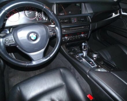 Білий БМВ 5 Серія, об'ємом двигуна 3 л та пробігом 77 тис. км за 10000 $, фото 6 на Automoto.ua