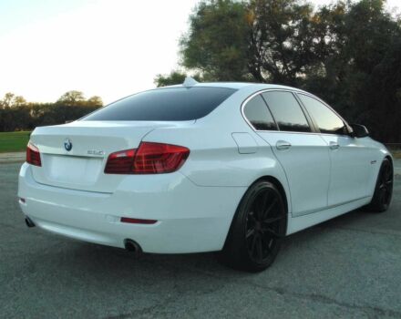 Білий БМВ 5 Серія, об'ємом двигуна 3 л та пробігом 77 тис. км за 10000 $, фото 2 на Automoto.ua