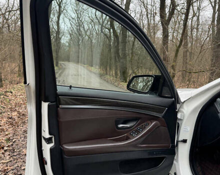 Белый БМВ 5 Серия, объемом двигателя 3 л и пробегом 144 тыс. км за 19000 $, фото 8 на Automoto.ua