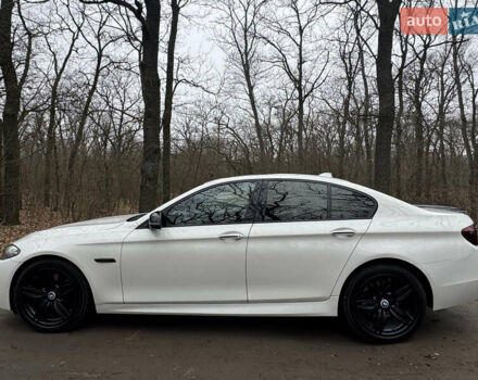 Белый БМВ 5 Серия, объемом двигателя 3 л и пробегом 144 тыс. км за 19000 $, фото 5 на Automoto.ua