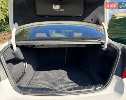 Білий БМВ 5 Серія, об'ємом двигуна 2 л та пробігом 123 тис. км за 18500 $, фото 14 на Automoto.ua